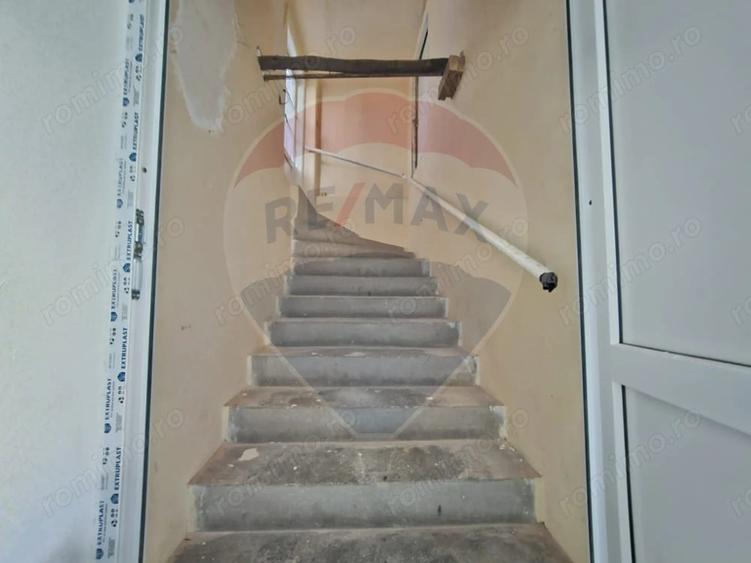 Casă cu 3 camere cu Teren 475 Mp în Central