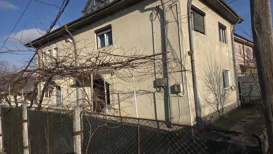 Casă cu 3 camere cu Teren 800 Mp în Amara