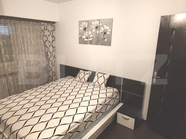 Apartament cu 3 camere decomandat, mobilat în Micro 11