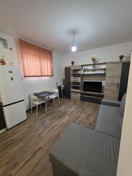 Garsonieră decomandată în Central