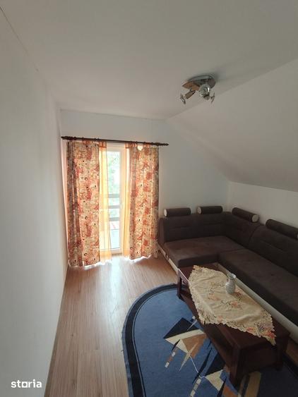 Casă cu 5 camere cu Teren 425 Mp în Sadu