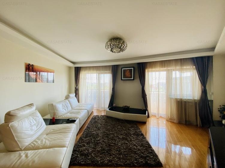 Apartament cu 3 camere semidecomandat în Unirii