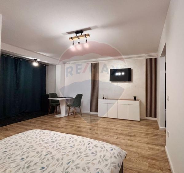 Garsonieră nedecomandată în Decebal