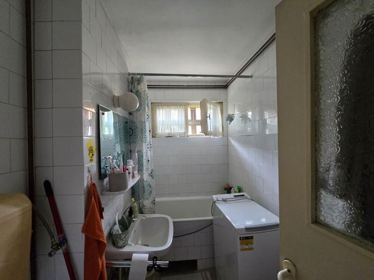 Apartament cu 4 camere decomandat, mobilat în Circumvalațiunii