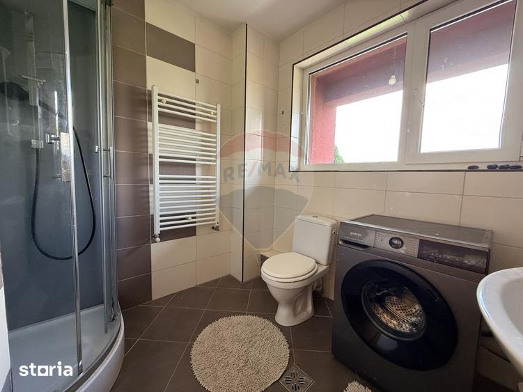 Casă cu 5 camere cu Teren 150 Mp în Florești