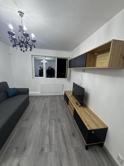 Apartament cu 2 camere semidecomandat în Exterior Vest