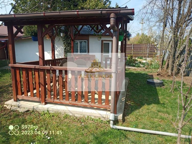 Casă individuală cu 3 camere cu Canalizare în Ciolpani