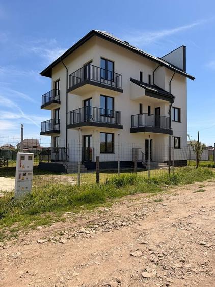 Casă individuală cu 8 camere cu Canalizare în Rahova