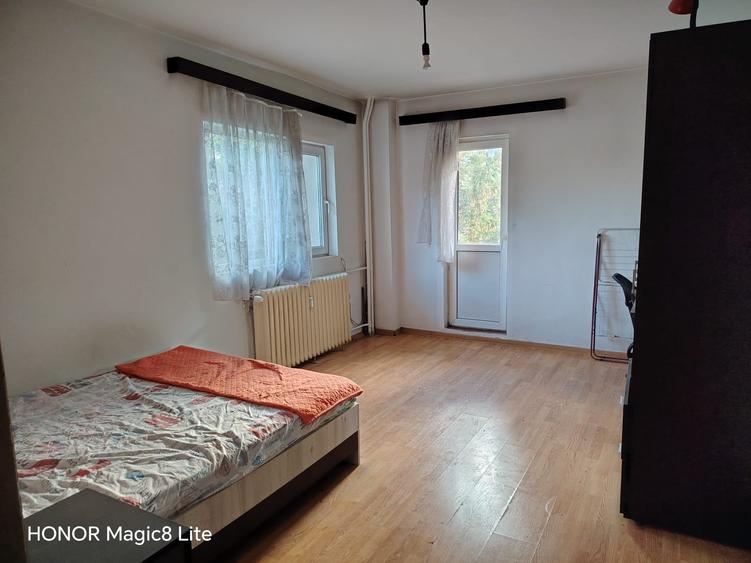 Garsonieră decomandată în Drumul Taberei