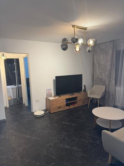 Apartament cu 3 camere decomandat, mobilat în Berceni