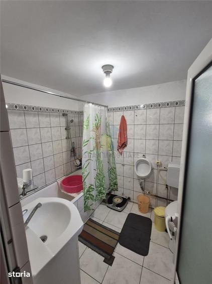 Apartament cu 4 camere în Școlilor