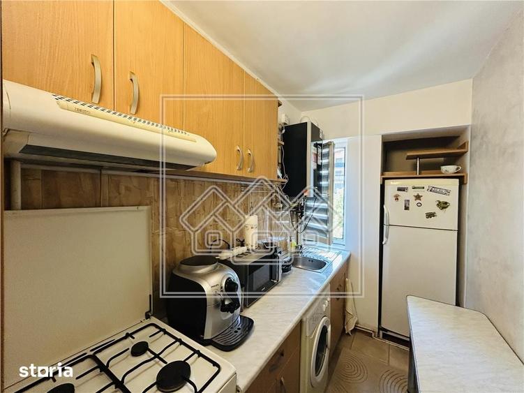 Ap cu 3 camere, balcon, etaj 3\/4, mobilat si utilat complet - 17