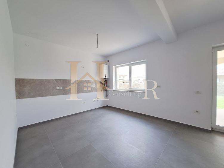 Duplex cu 5 camere cu Canalizare în Moșnița Nouă