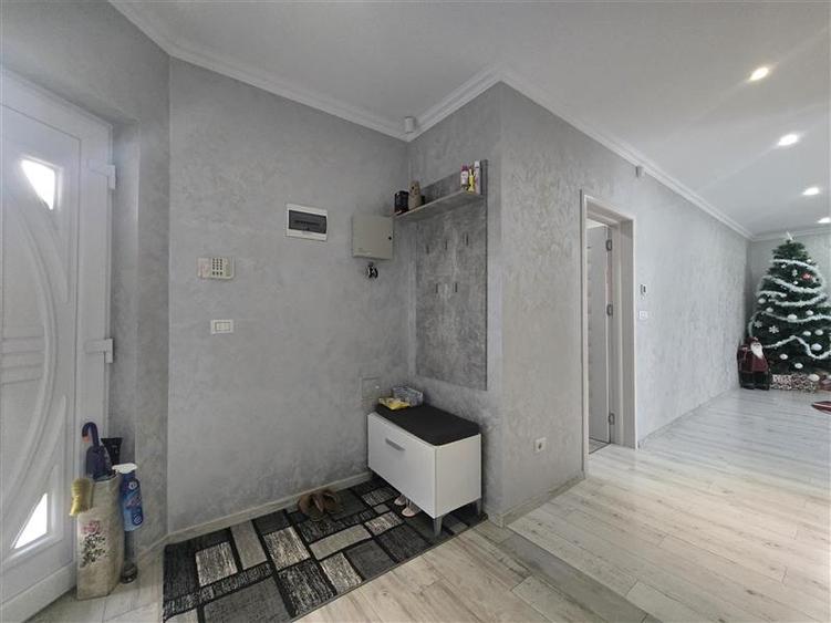 Casă individuală cu 4 camere cu Canalizare în Letea Veche