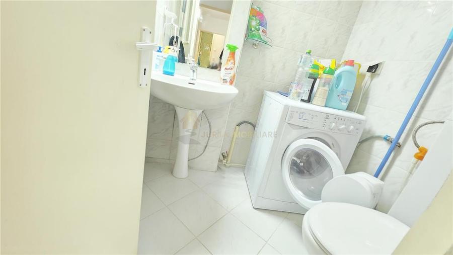 Apartament cu 4 camere decomandat, mobilat în Plopilor