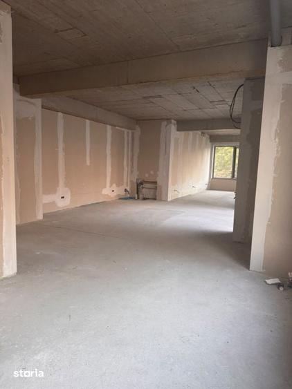 Spațiu comercial, de 90 mp, în Central