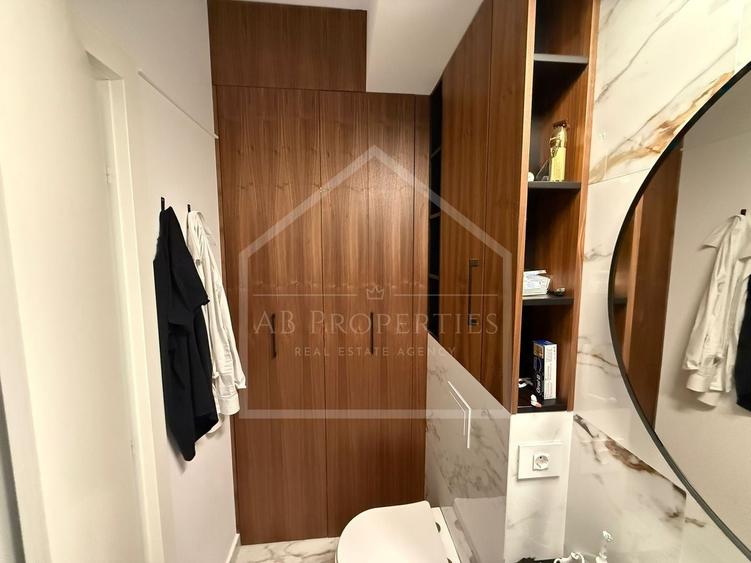 Apartament cu 3 camere semidecomandat, mobilat în Sisești