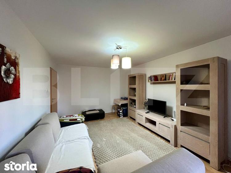 Apartament cu 3 camere decomandat, mobilat în Central