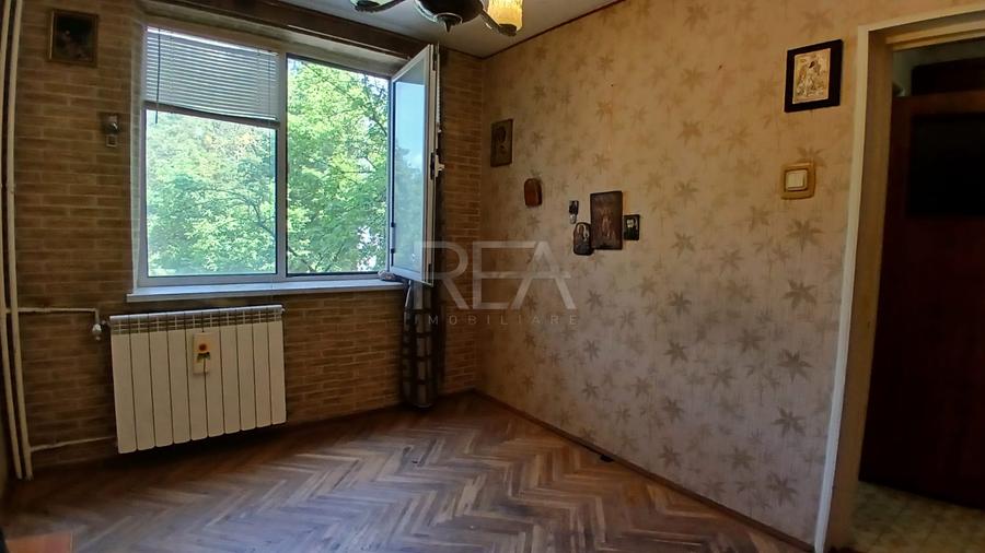 Apartament cu 3 camere decomandat în Alexandru Obregia