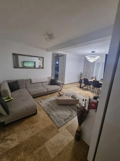 Apartament cu 3 camere decomandat în Giroc