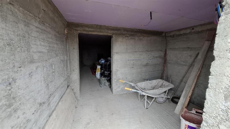 Duplex cu 4 camere cu Canalizare în Valea Lupului