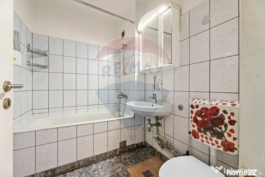 Apartament cu 3 camere semidecomandat în Podgoria