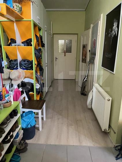 Apartament cu 3 camere semidecomandat în Est