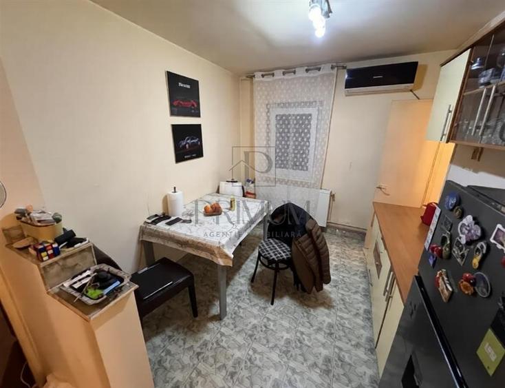 Apartament cu 3 camere decomandat, mobilat în Bucovina