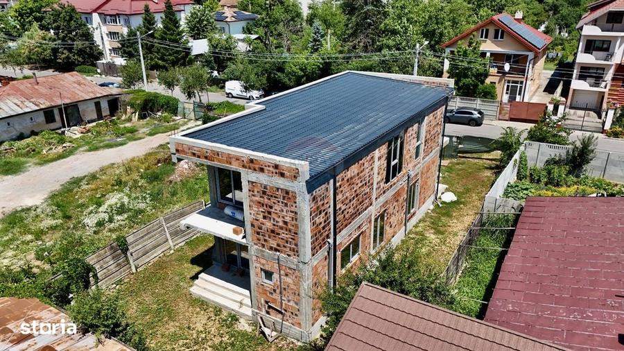 Casă cu 4 camere în Central