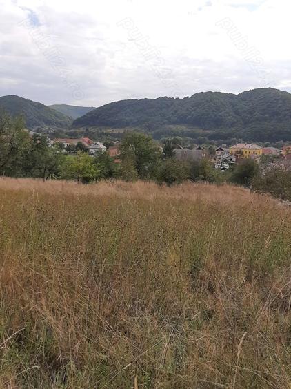 Teren de 4700 mp, în Central