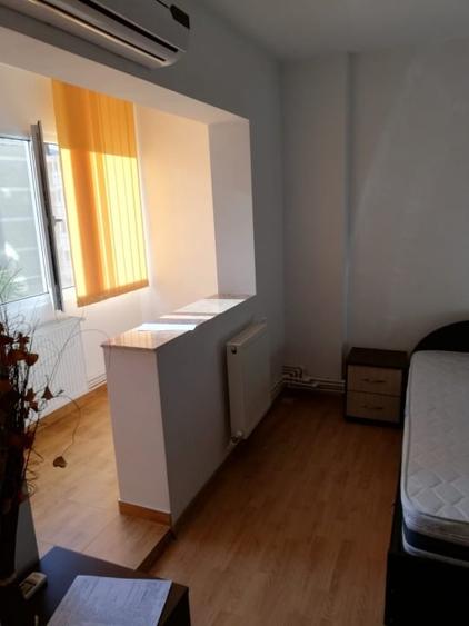 Garsonieră decomandată, mobilată în Ultracentral