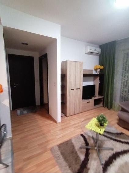 Apartament cu 2 camere semidecomandat în Colentina