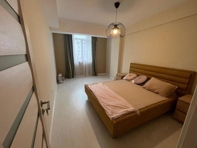 Apartament cu 3 camere decomandat în Poarta 6