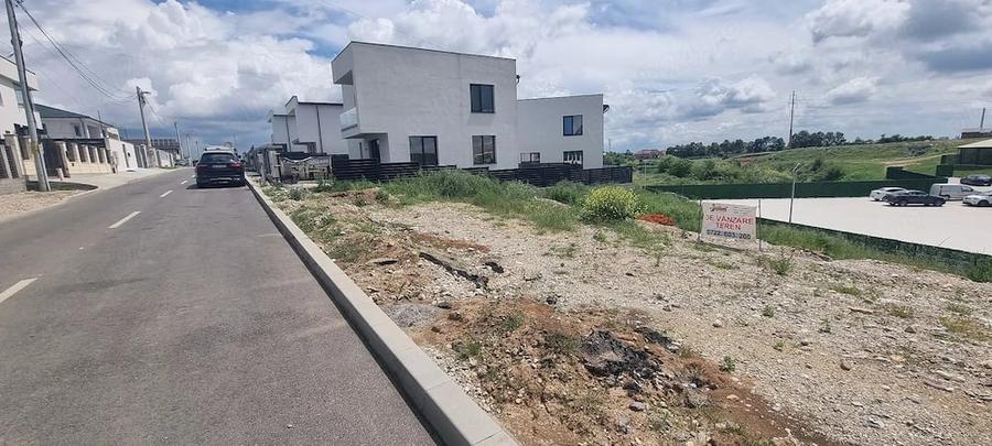 Teren de 830 mp, în Tancodrom