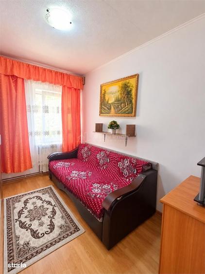 Casă cu 3 camere semidecomandat în Central