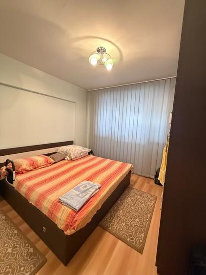 Apartament cu 3 camere decomandat în Drumul Taberei