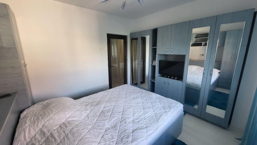 Apartament cu 2 camere decomandat în Sărari