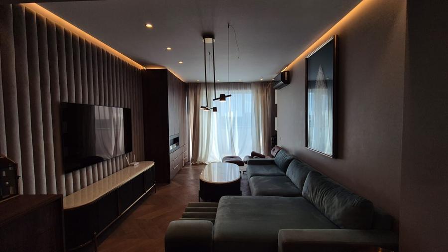 Apartament cu 3 camere decomandat, mobilat în Sisești