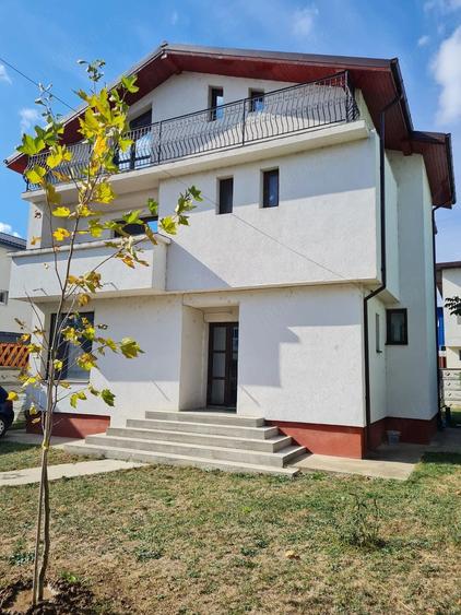 Casă cu Teren 500 Mp în Central
