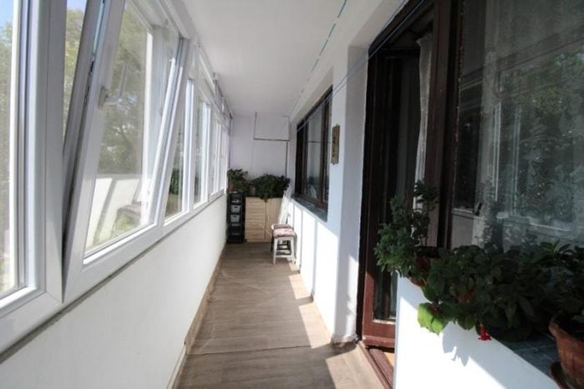 Apartament cu 2 camere semidecomandat, mobilat în Titan