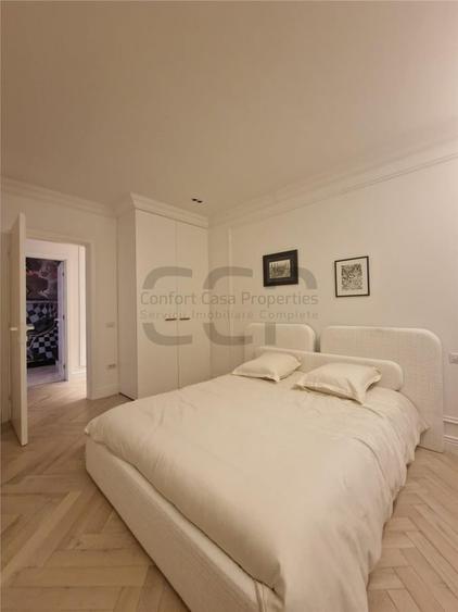 Apartament cu 4 camere decomandat în Central