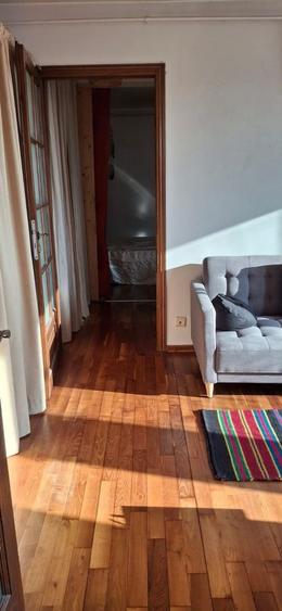 Apartament cu 3 camere semidecomandat, mobilat în Titan