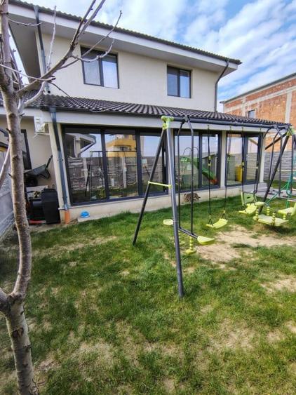 Casă cu 4 camere cu Teren 290 Mp în Giroc