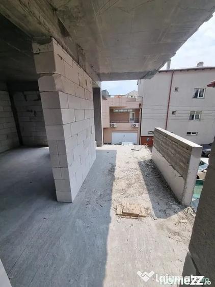 Apartament cu 3 camere decomandat în Faleza Nord