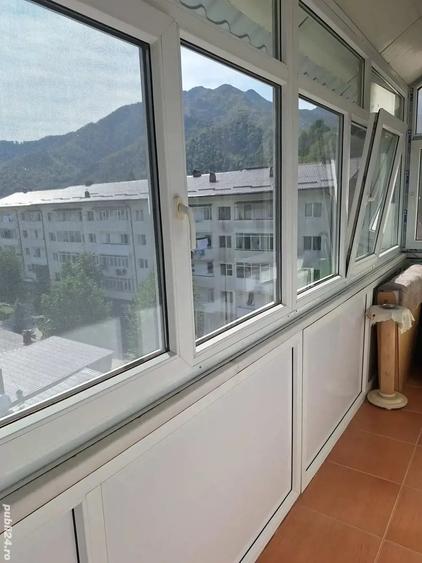 Apartament cu 3 camere semidecomandat în Brezoi