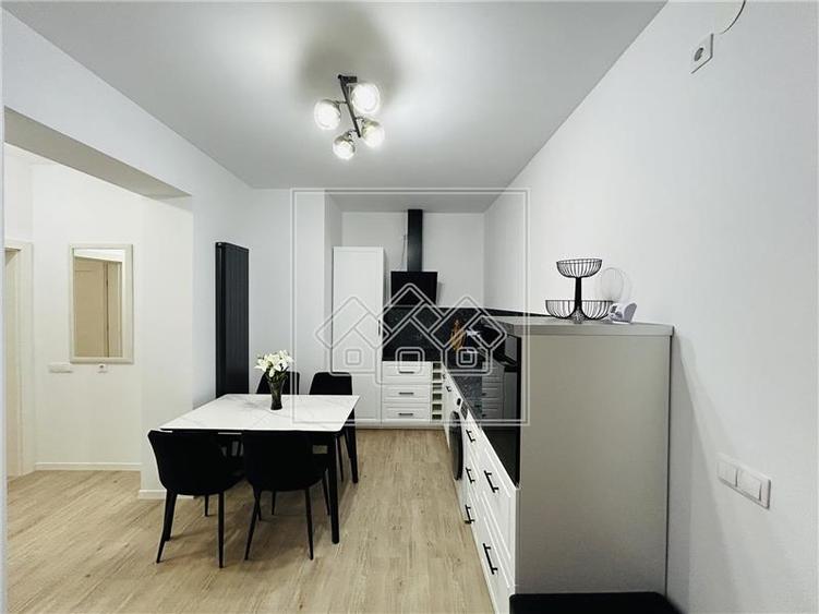 Apartament cu 2 camere semidecomandat în Ultracentral