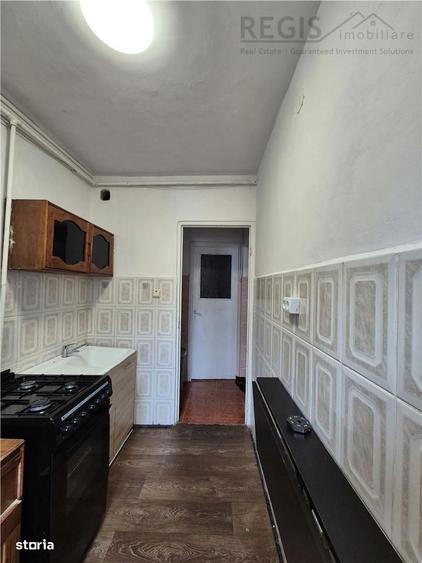 Garsoniera cu loc de parcare si boxa -NEGOCIABIL - 1