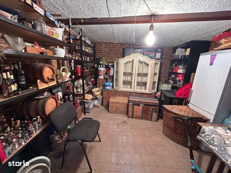 Casă cu 4 camere decomandat cu Teren 900 Mp în Central