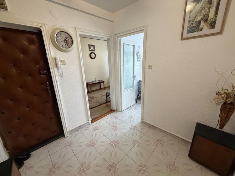 Apartament cu 3 camere, mobilat în Gării