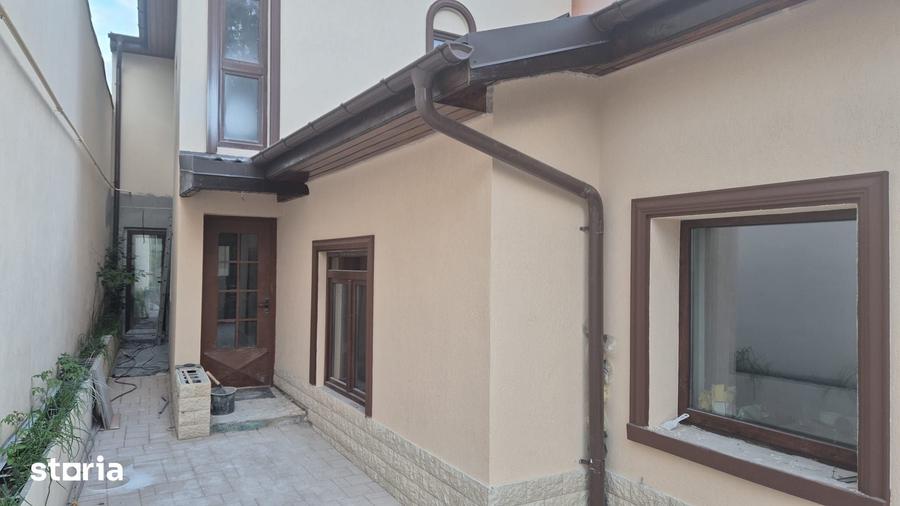Casă cu 3 camere cu Teren 190 Mp în Vatra Luminoasă